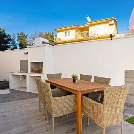 Luxury Two-Floor Apartment With Private Heated Pool, Garden And Sea View 2 Primošten