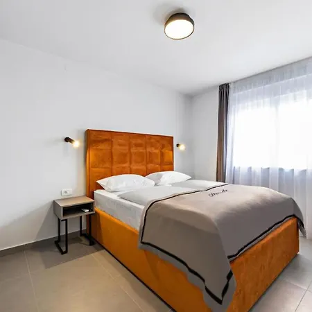 Luxury Two-Floor Apartment With Private Heated Pool, Garden And Sea View 2 Apartmán *