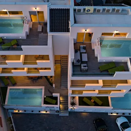 Luxury Two-Floor Apartment With Private Heated Pool, Garden And Sea View 2